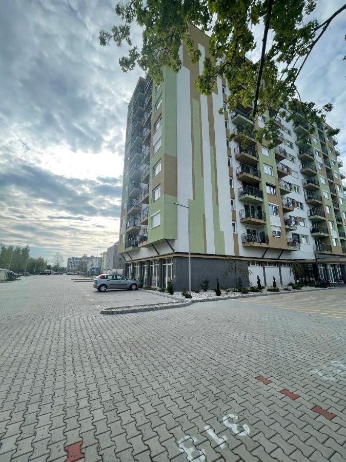 Cadet Holiday Apartman Ezuestpart Сиофок Екстериор снимка
