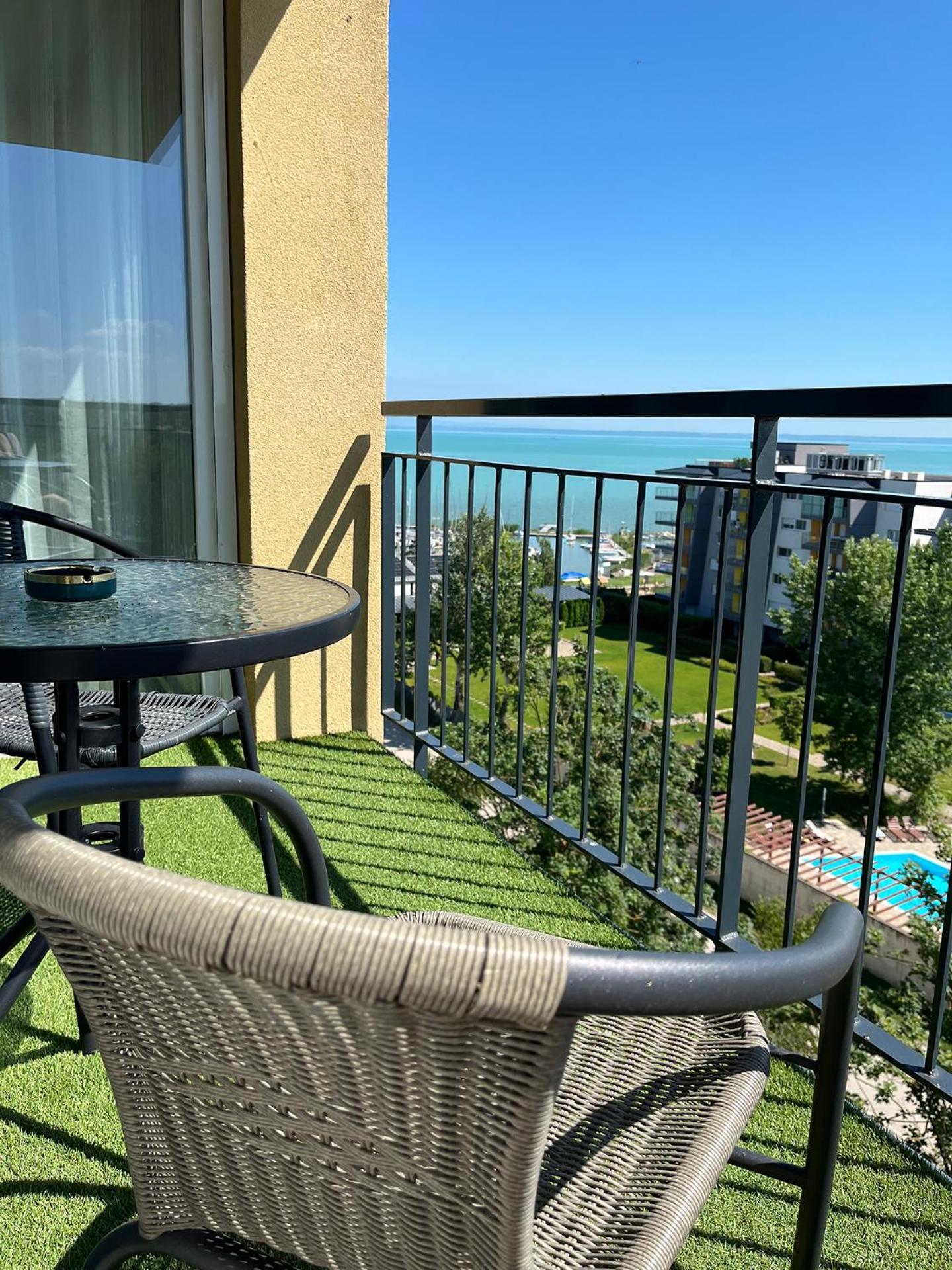 Cadet Holiday Apartman Ezuestpart Сиофок Екстериор снимка